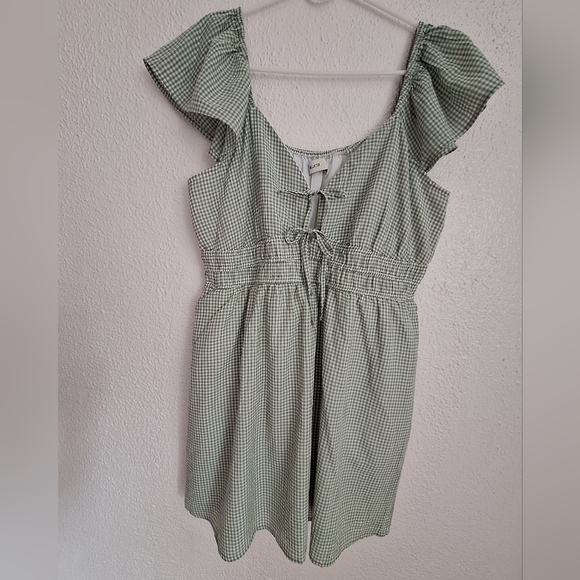 Hollister Dresses & Skirts - HOLLISTER Green Flutter Sleeve Double Tie Skort Dress